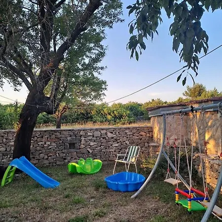 Family Friendly House With A Swimming Pool Benkovac, Zagora - 21720 Casa de Férias Benkovac