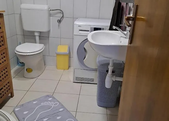 Family Friendly House With A Swimming Pool Benkovac, Zagora - 21720 Casa de Férias Benkovac