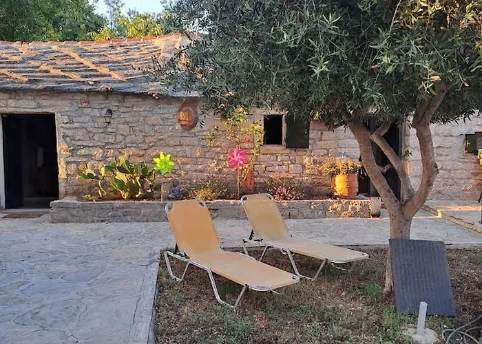 Family Friendly House With A Swimming Pool Benkovac, Zagora - 21720 Casa de Férias Benkovac